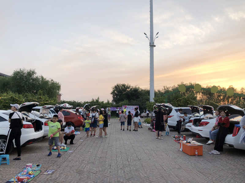 夏令營(yíng)挑戰(zhàn)地?cái)偨?jīng)濟(jì),覽眾房車不一樣的活動(dòng) 夏令營(yíng)挑戰(zhàn)地?cái)偨?jīng)濟(jì),覽眾房車不一樣的活動(dòng)