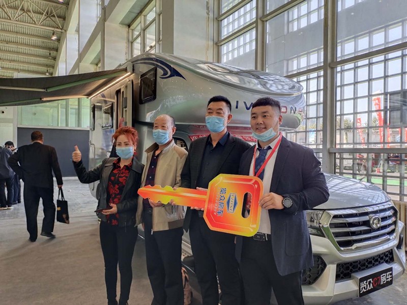 從這選房車的顧客怎么這么多? 從這選房車的顧客怎么這么多?