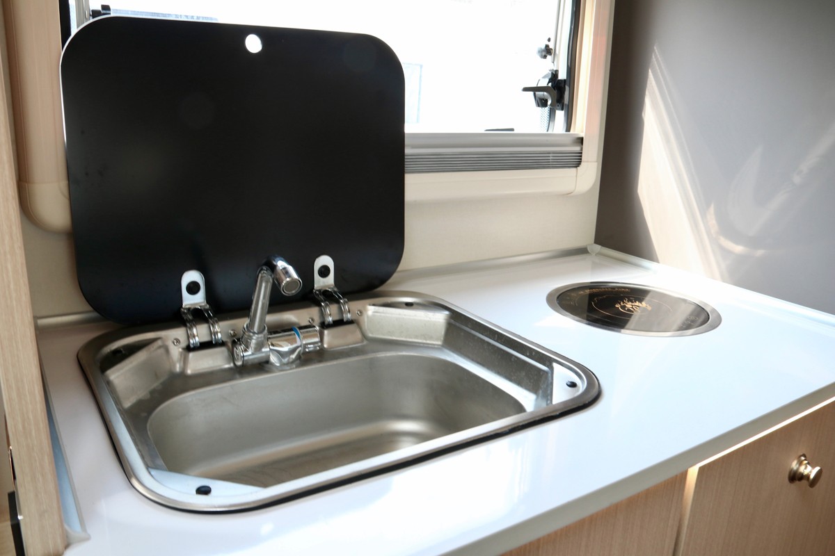 深度房車自駕，還是要選這樣的房車