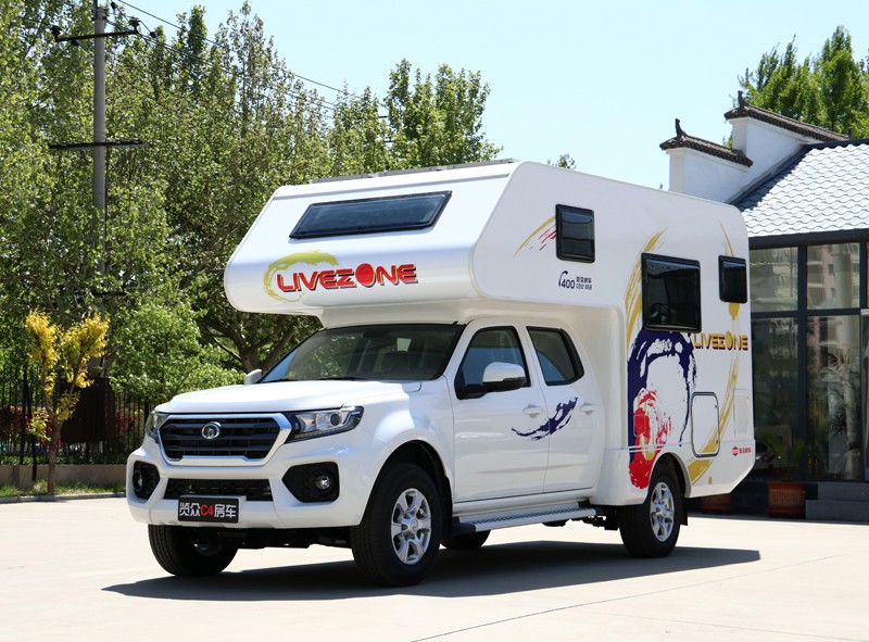 不懼荒野，不怕泥濘，四驅房車更給力