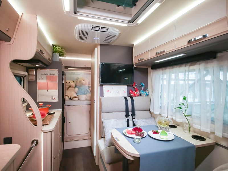 北京展會開展，房車種類還挺多