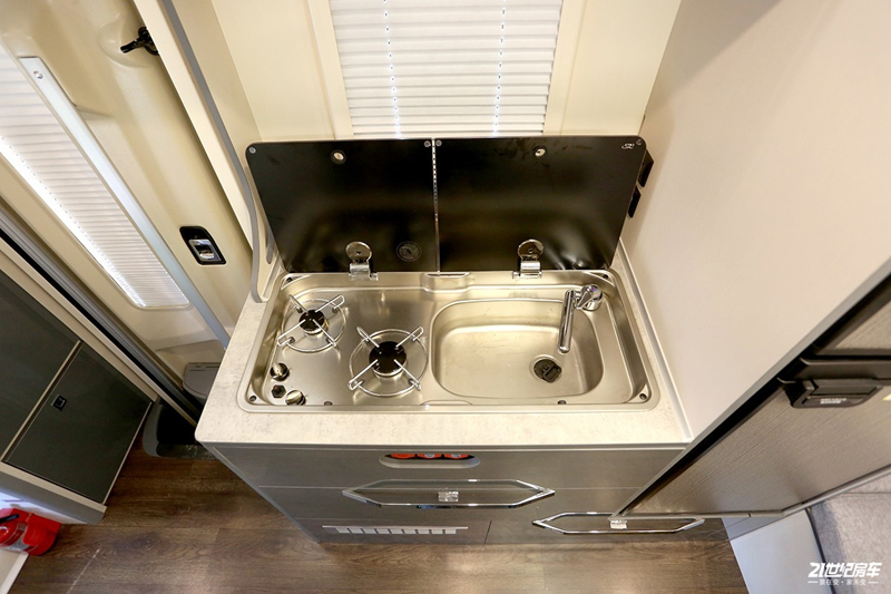 打響第二炮！搶先實拍體驗覽眾自由炮-B皮卡四驅(qū)房車