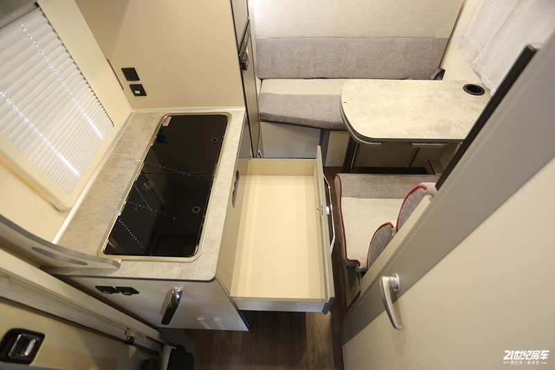 打響第二炮！搶先實拍體驗覽眾自由炮-B皮卡四驅(qū)房車