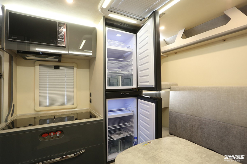 打響第二炮！搶先實拍體驗覽眾自由炮-B皮卡四驅(qū)房車