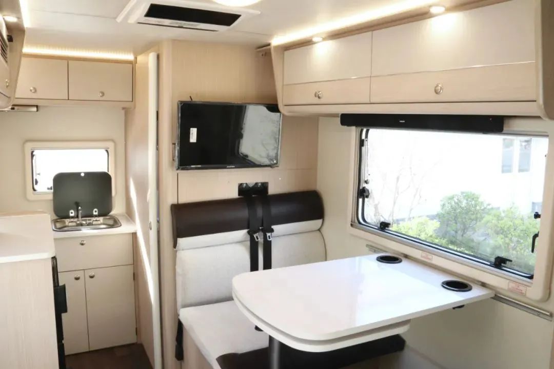 8月12日，相約武漢！顏值、動力、空間都滿意的皮卡房車來了！