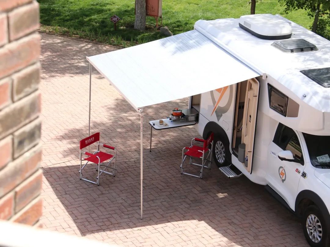 想買輛房車環游中國，該選B型還是C型？