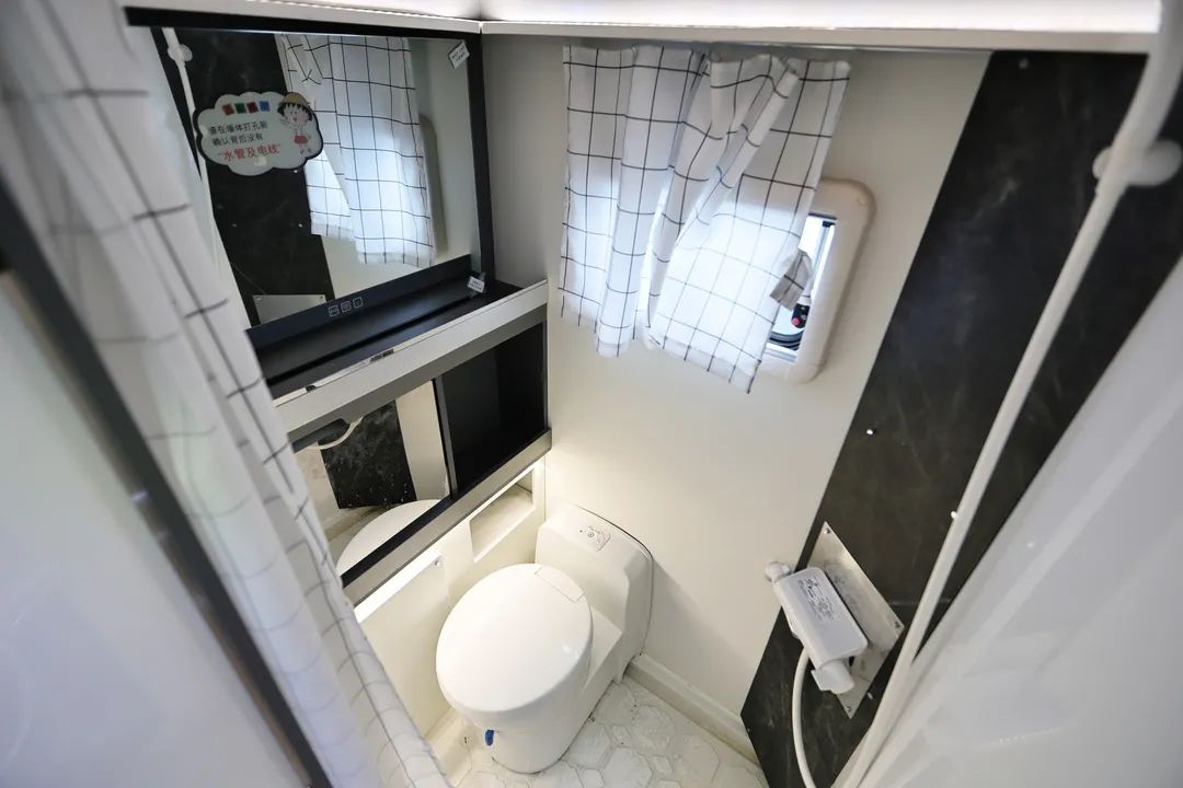 想買輛房車環游中國，該選B型還是C型？